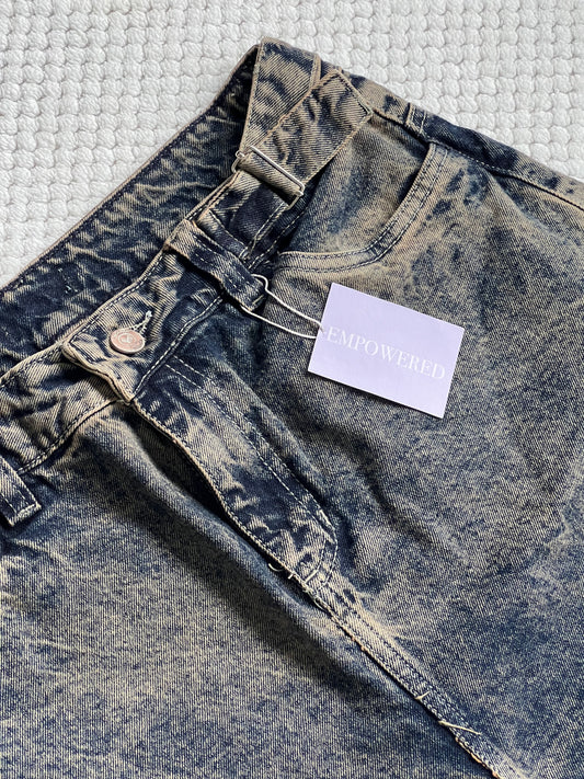 Pantalón ancho rígido