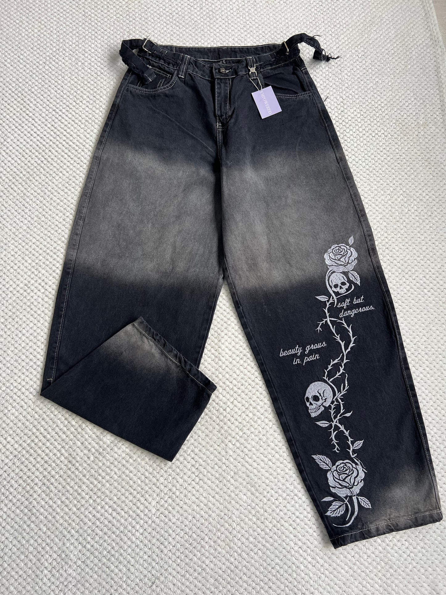Jeans Rígido con bordado
