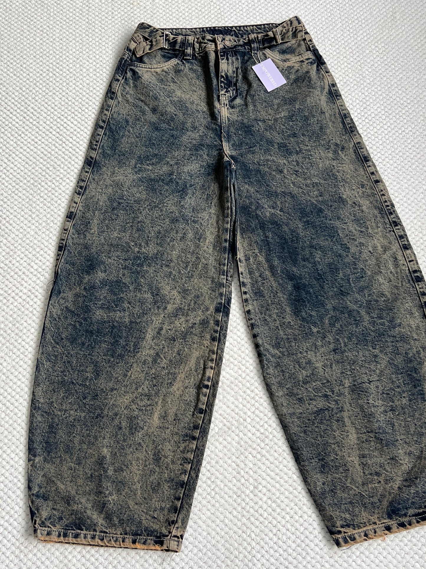 Pantalón ancho rígido