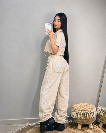 Conjunto con detalles en bordado