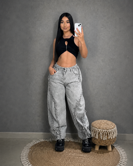 Jeans Rígido ajustable con tachas