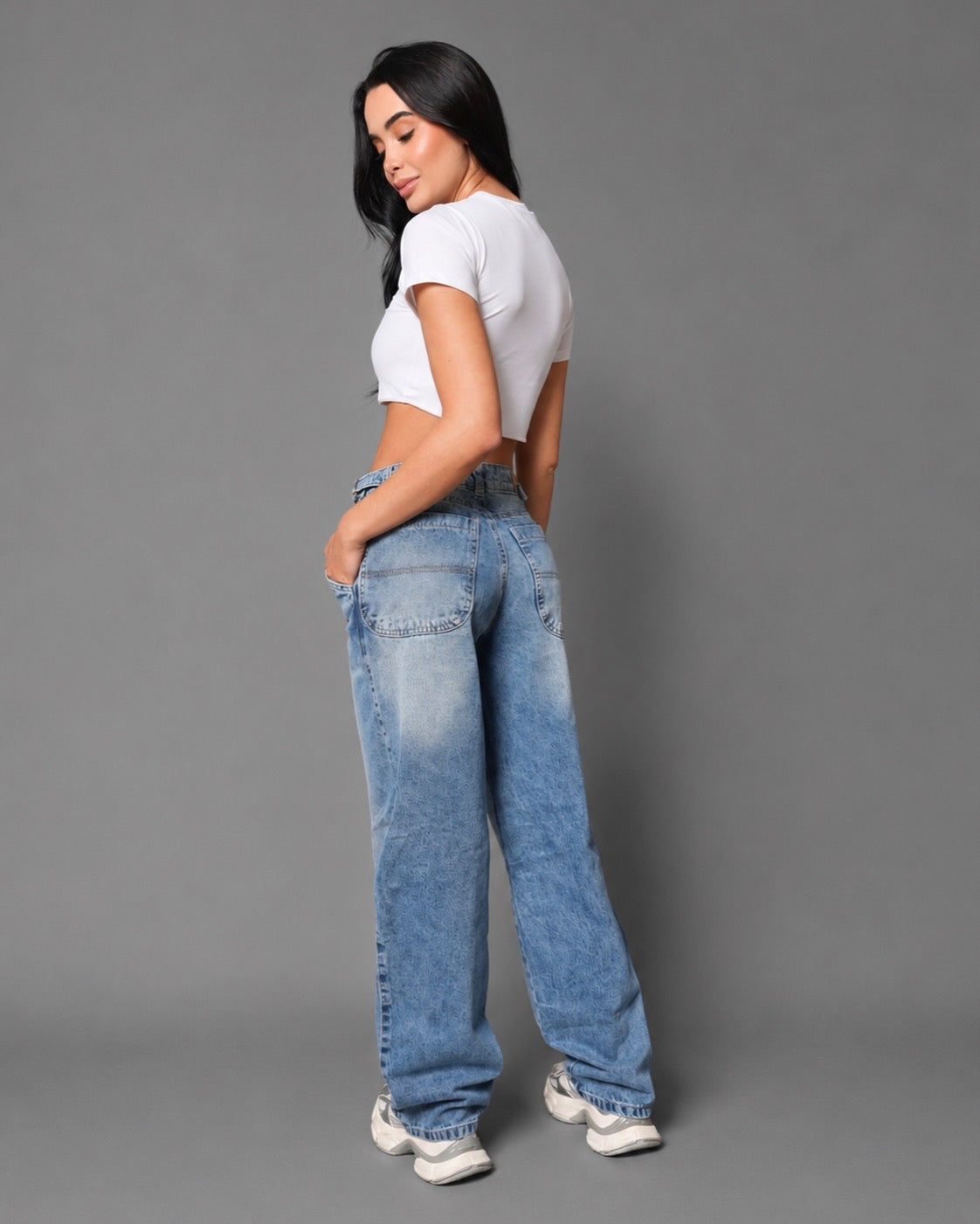 Jeans clásico con correas ajustables